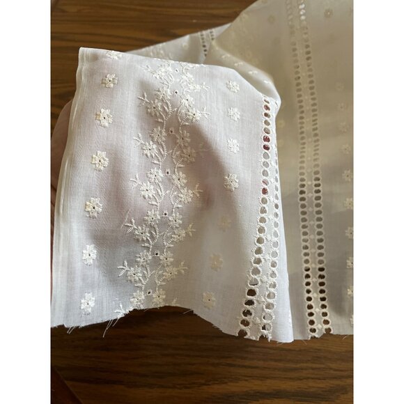 Various white material for crafting sewing projects - Picture 5 of 5